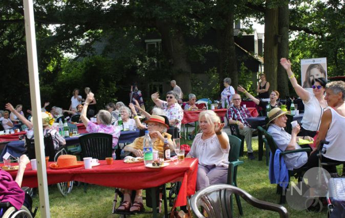 Eine Landpartie im Garten des KaiserinFriedrichHauses