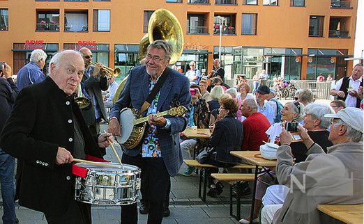 Street Parade mit den Red Hot Hottentots auf den ...